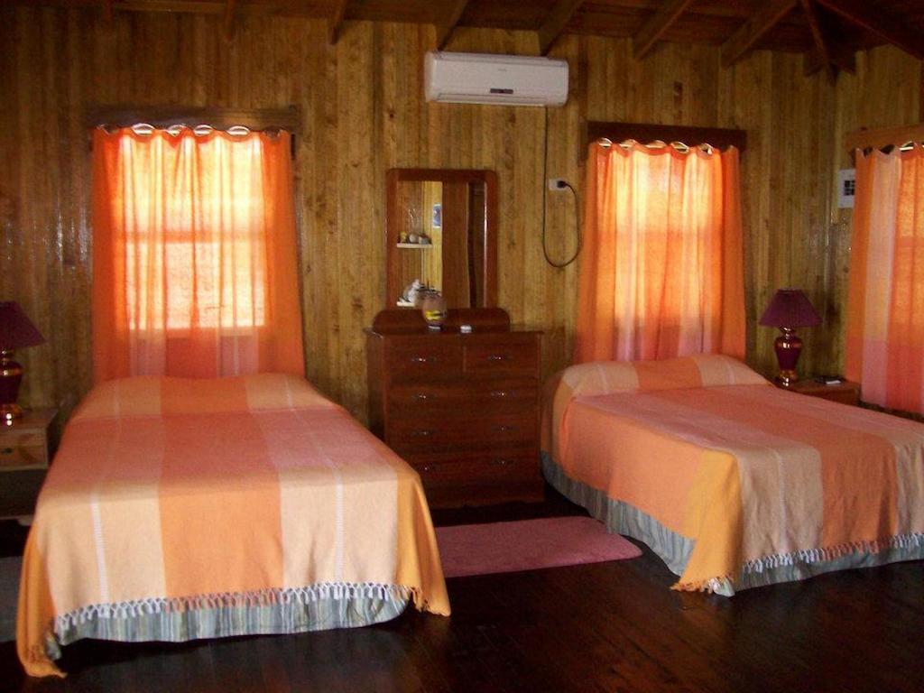 Graham'S Place Guanaja Habitación foto
